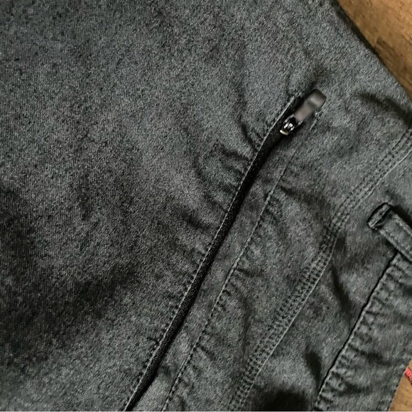 O’Neill Hybrid charcoal black/grey Shorts size 36 with front & back zip pockets - Picture 13 of 14